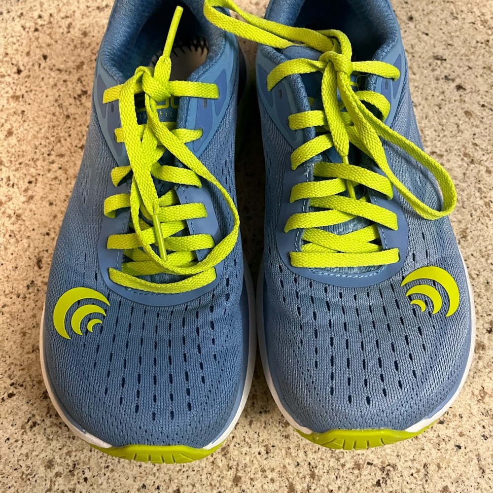 TOPO ATHLETIC ULTRAFLY 3 Size 6 (No insoles)